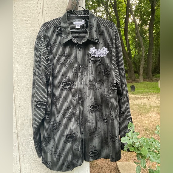 Men’s Striped Velvet Accented Embroidered Button Down Shirt! - Picture 4 of 9